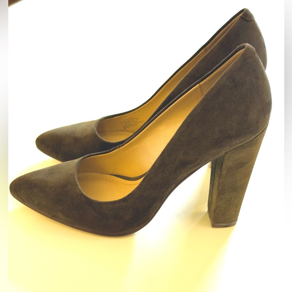 Suede BCBG 4” heels